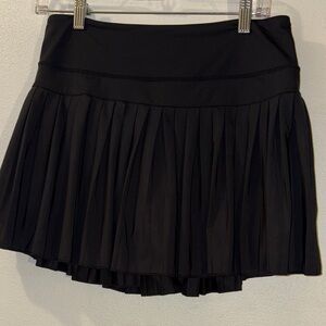 Goldhinge Women’s size medium Black Pleated Mini Skirt